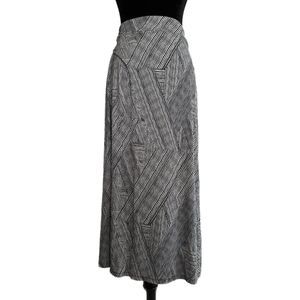 Liz Claiborne Black & White Patterned Maxi Skirt, PXL, Pre-owned